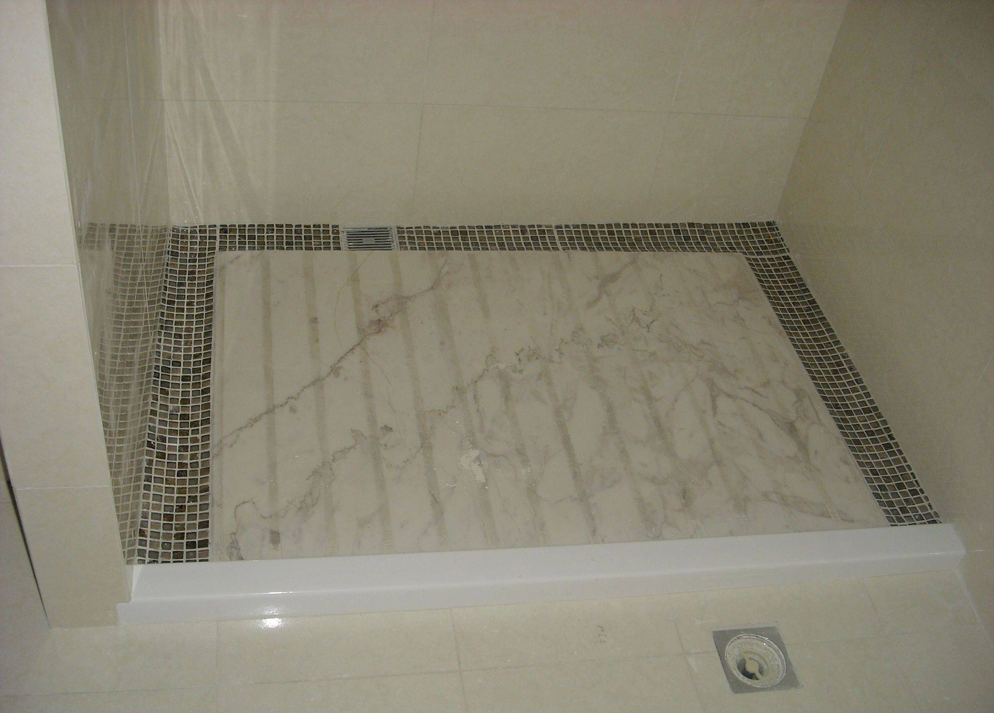 卫生间装修,还有很多基础的知识,比如马桶选择虹吸马桶,淋浴墙防水刷