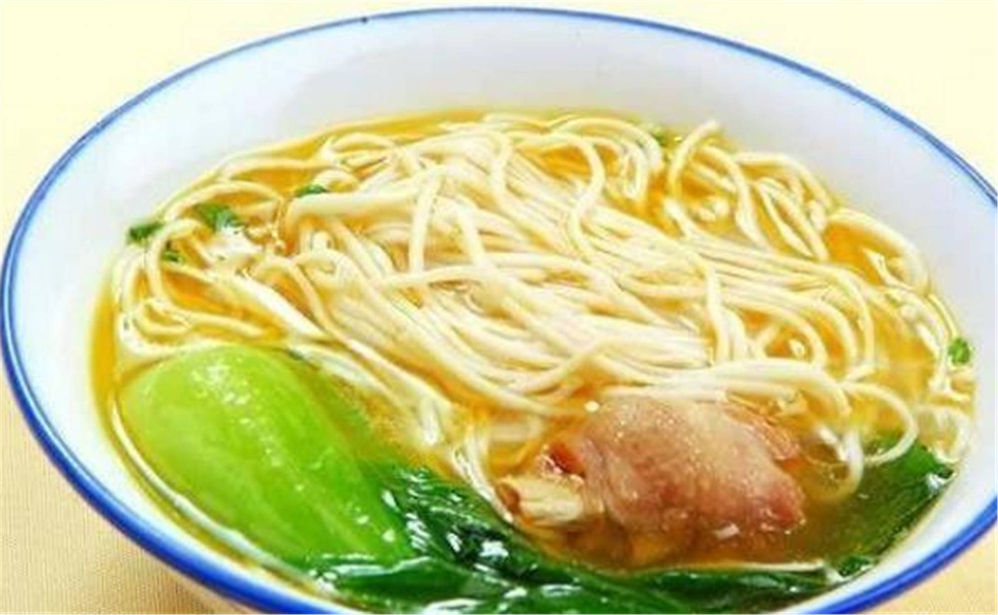 铜陵鸡汤面铜陵鸡汤面,是铜陵的一道特色美食,说白了鸡汤面,最重要的