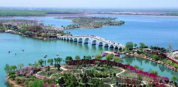 连云港投资50亿建成的景区，人称江苏“第二太湖”，还免费开放