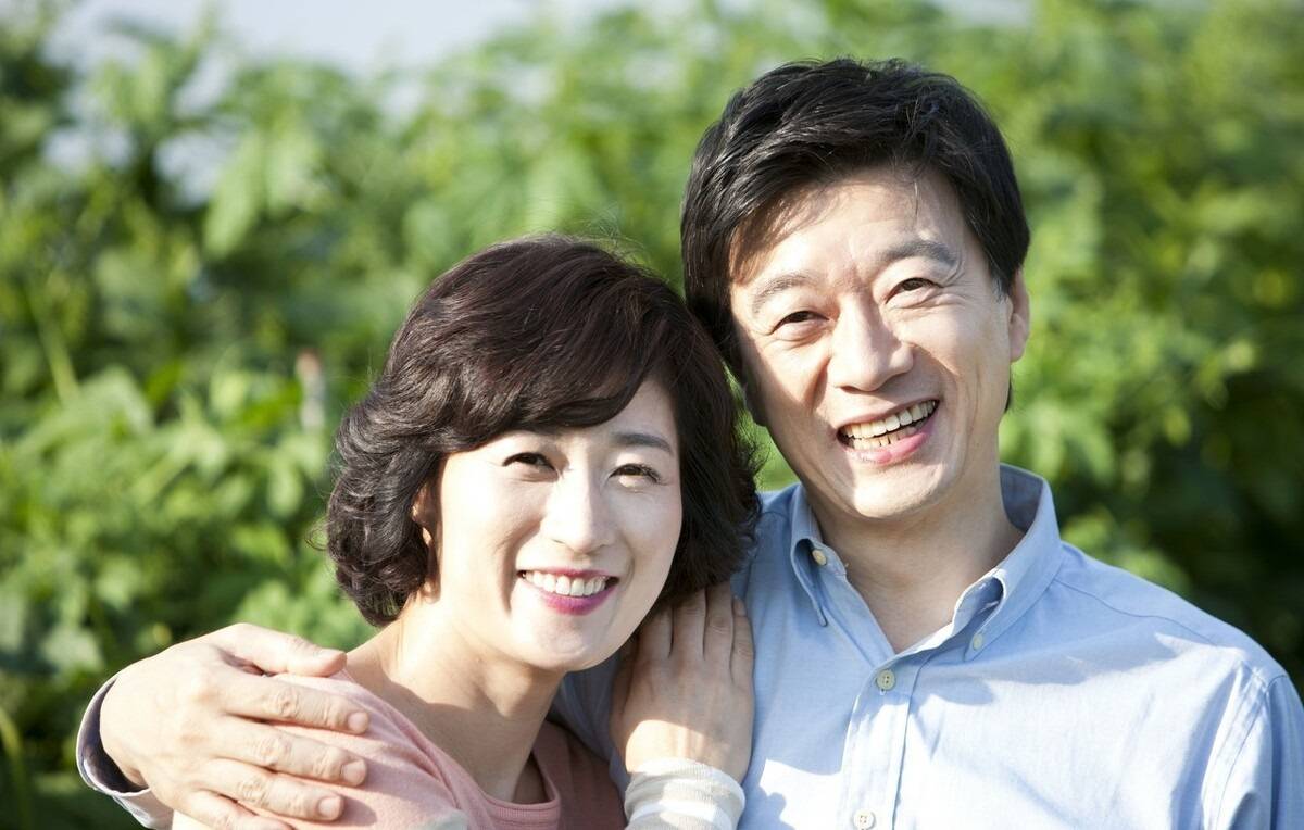 為給兒子娶媳婦她與多名男人相好騙取50萬給兒買房做彩禮