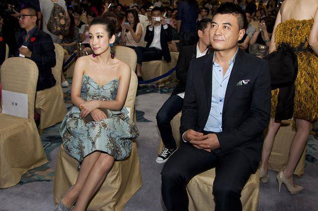 将王新军捧红却被抛弃,虽没有完美婚姻,但女儿拒认秦海璐当后妈