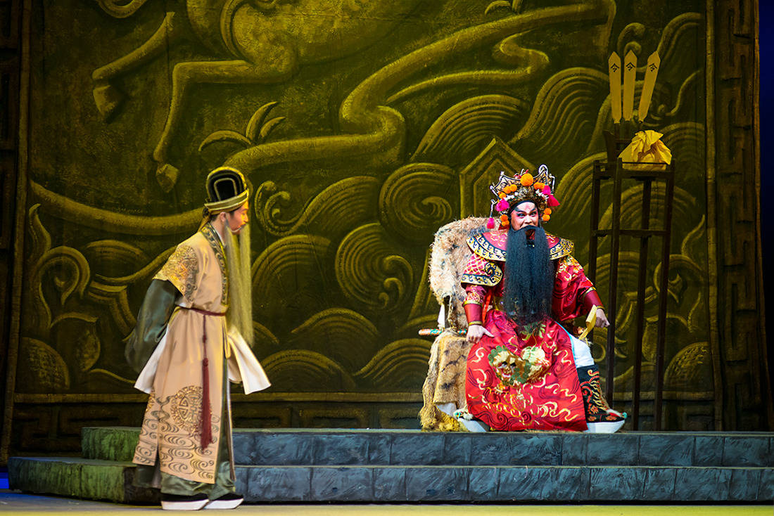 5岁女儿吃了男仆给的糕饼,海瑞就将她逼死吗?