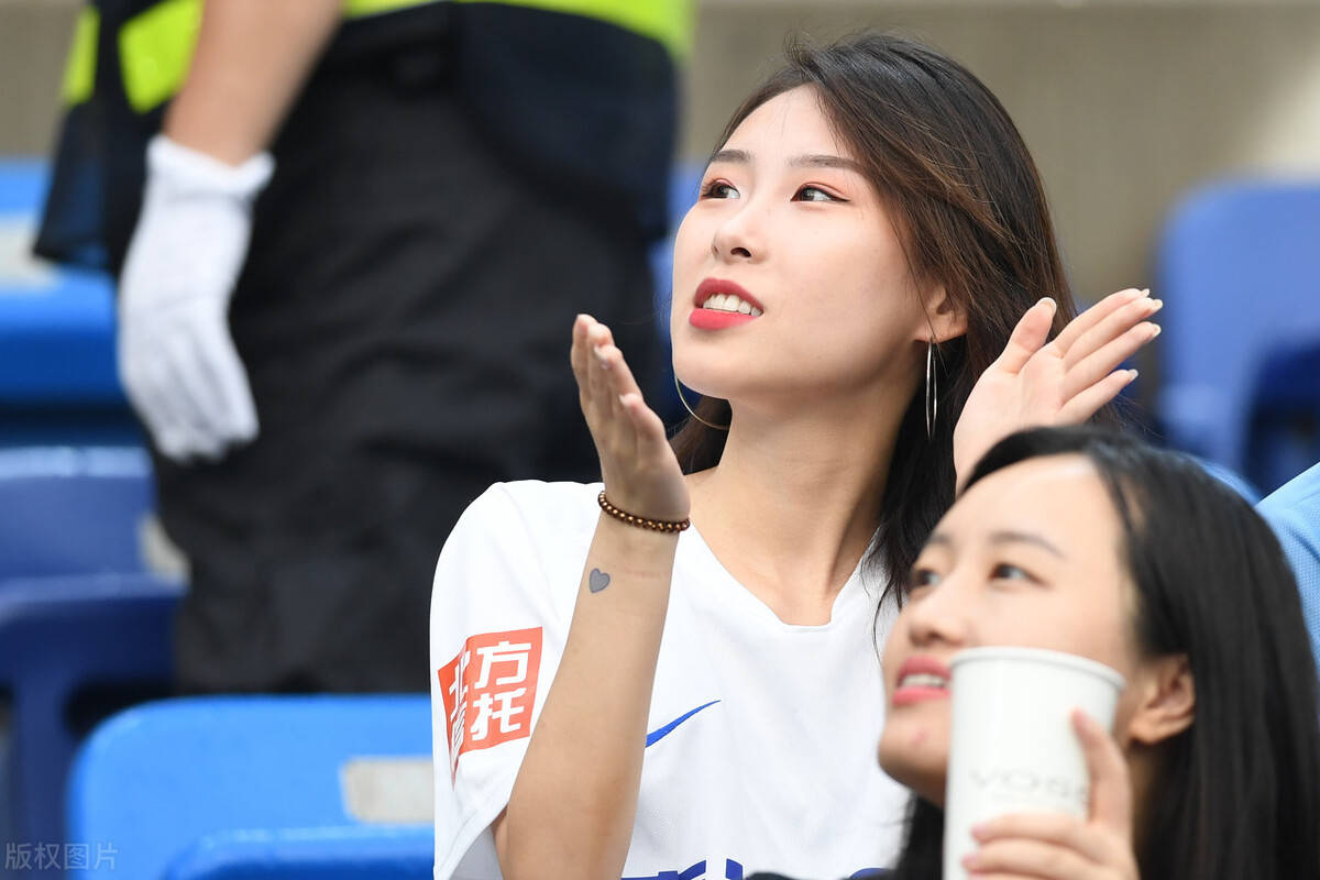 效力泰达8年,从无名替补到中超主力及国脚,现拒续约面临离队_杜佳