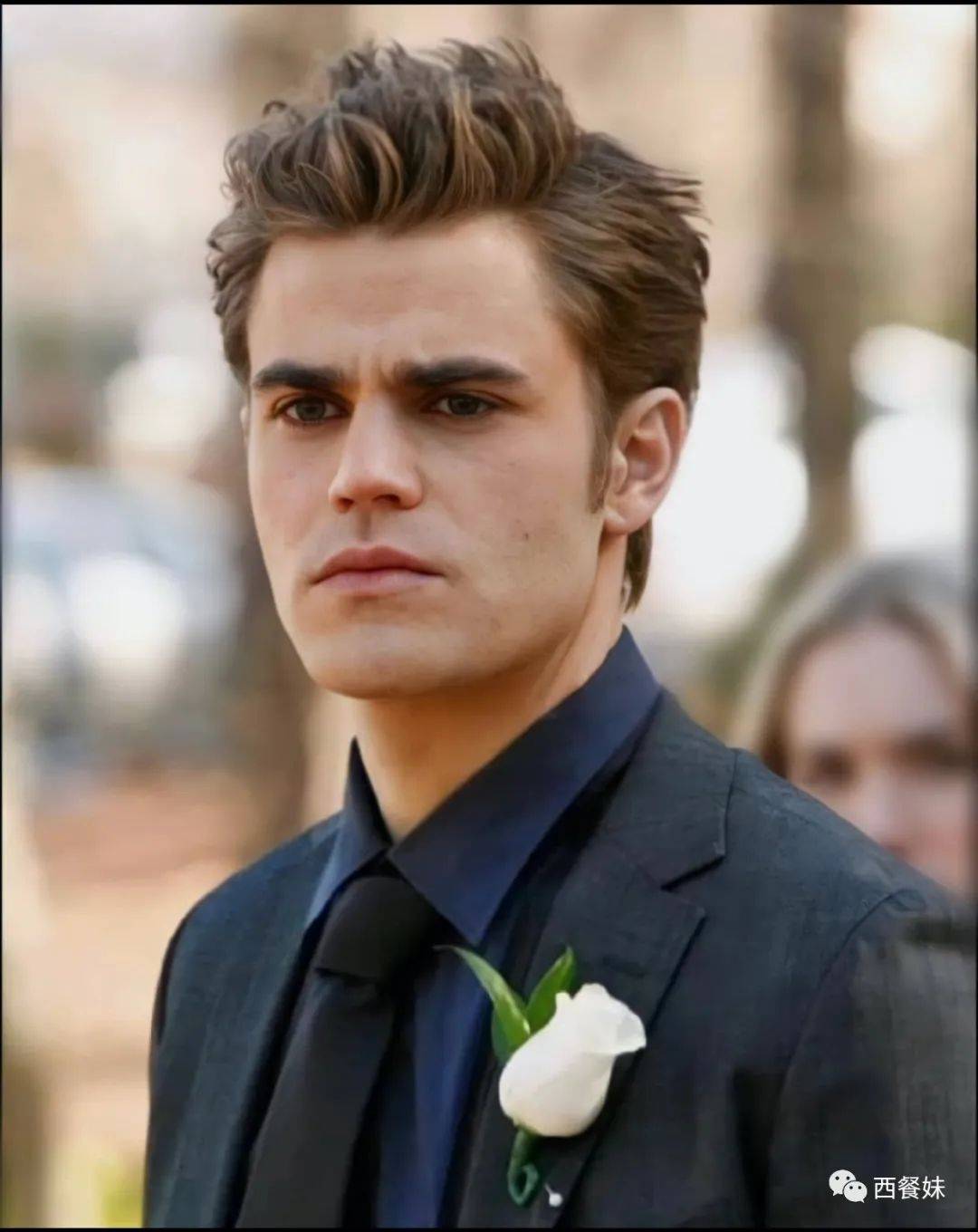 警方通缉的帅气罪犯走红网络网友们都炸锅了