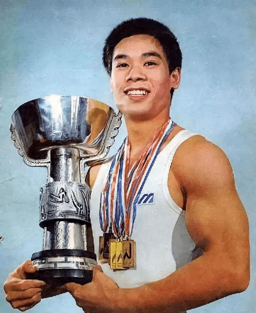 如今他身家百亿!评论里留下2000句道歉……_李宁