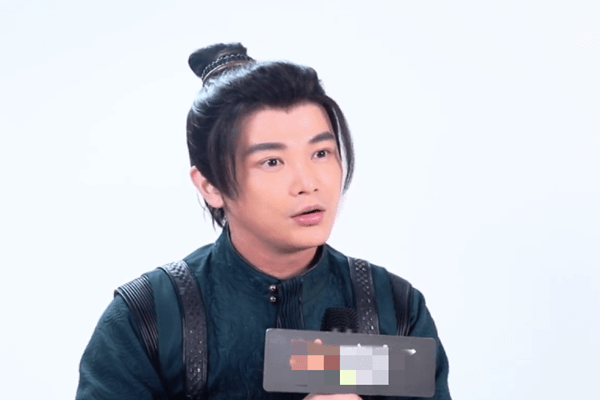 孙坚接受专访分享有翡剧外趣事称赞王一博赵丽颖