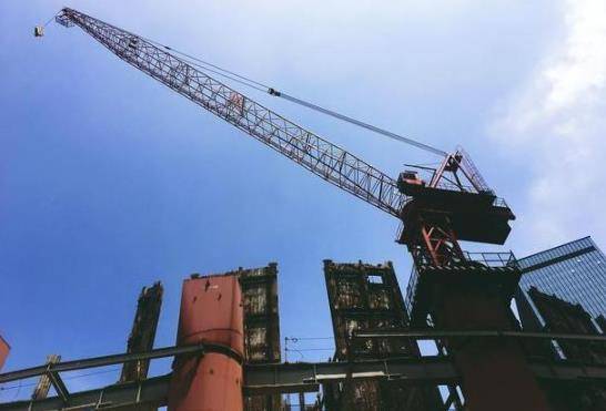 重庆在建嘉陵帆影摩天大楼，耗资达52亿美元，高度为458米