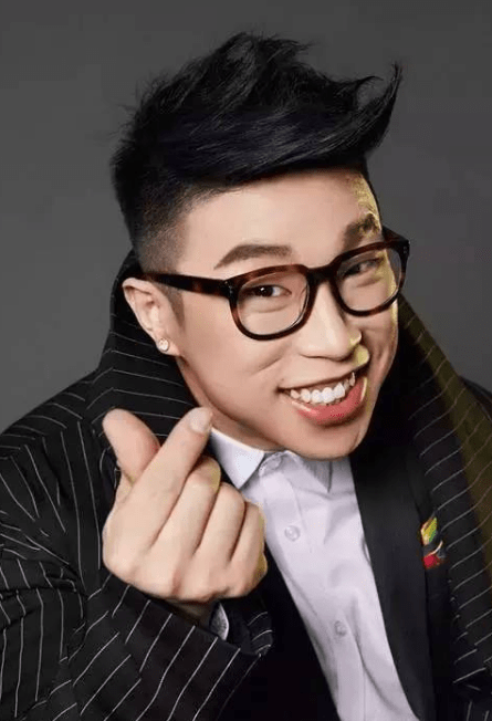 郭德纲徒弟又翻车了?烧饼得罪了圈里人,曾经被曹云金"骗"走