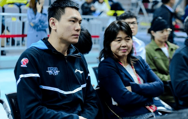 所以,不少网友都猜测,是龙培培遭到了首钢男篮的封杀,"龙(龙培培)触动