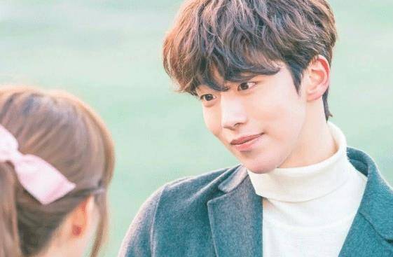 如何成为网络上的男神 984e2eb16ebf4ef0b3793c1370a120a1.jpeg