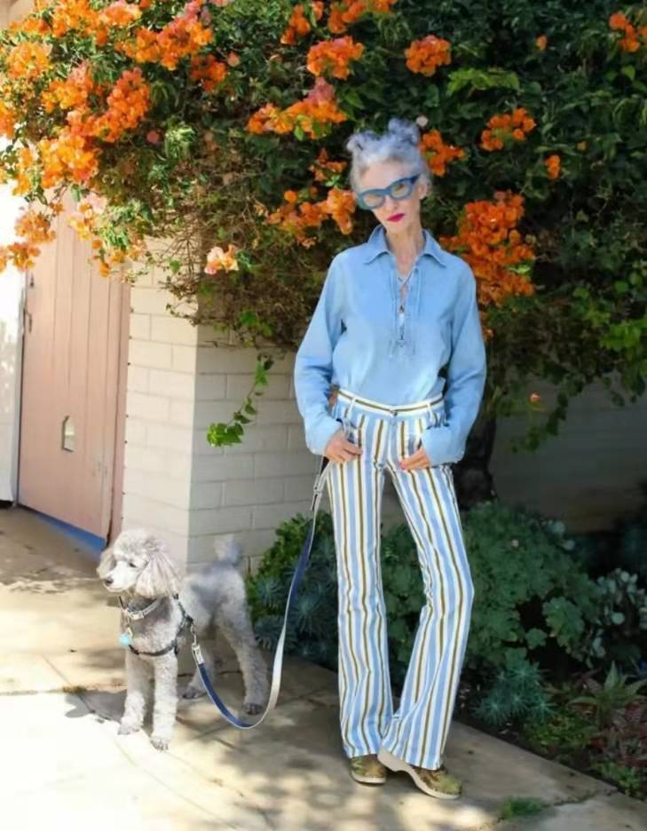 原创美国70岁的最美奶奶爆红时髦搭配成经典迟暮之年的逆袭