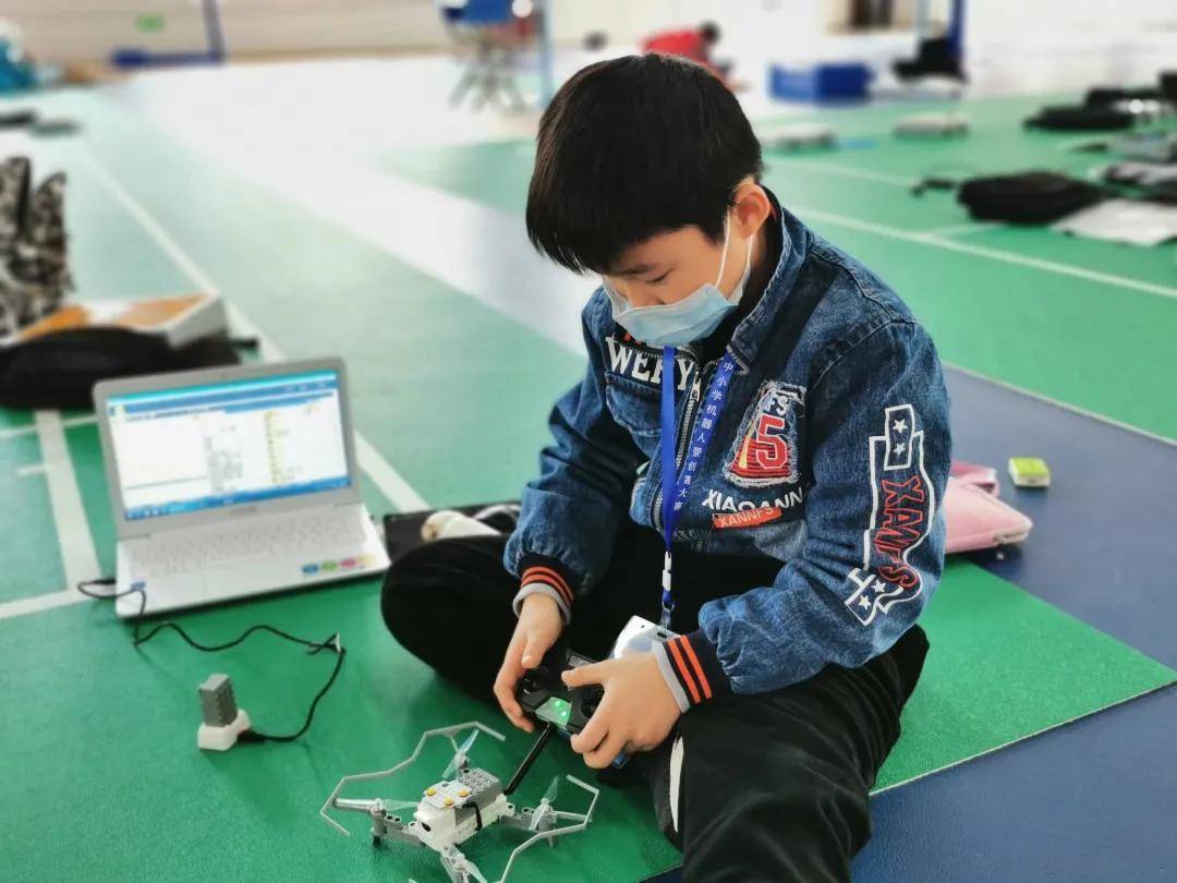 无人机编程教育是指通过设计,组装,编程,运行无人机,激发学生学习兴趣