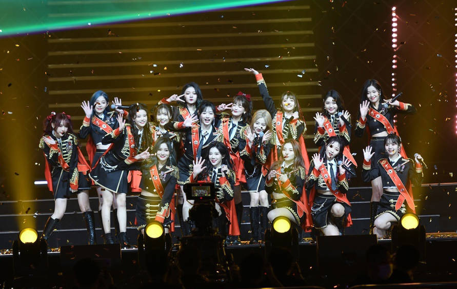 戴萌孙芮携snh48众萌妹热舞 雨伞舞精灵耳元素亮眼