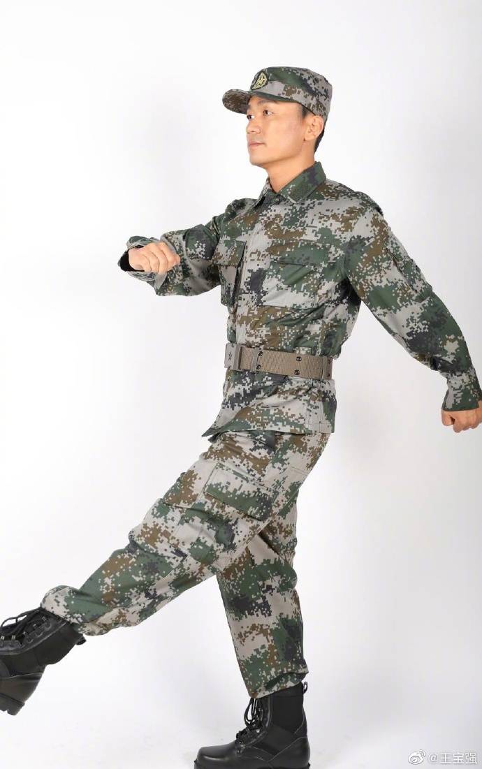 王宝强罕见露面为河北加油面容苍老疲惫感十足离婚害他不浅