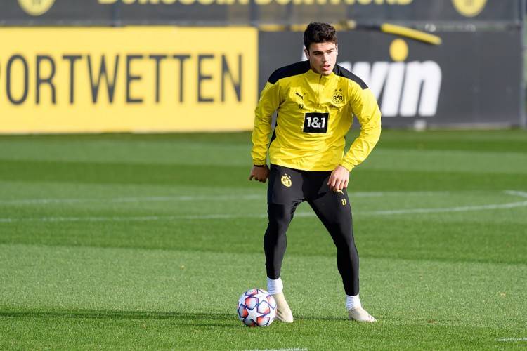 多特小将雷纳:拜仁现在遇到困难,多特有实力与他们竞争