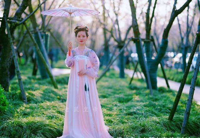 国人赏樱何必穿和服去日本，在扬州穿汉服看快闪，网友：惊艳超值