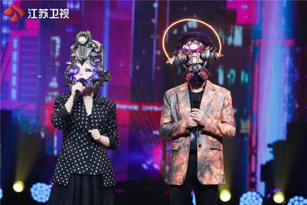 《蒙面唱将猜猜猜》第五季圆满收官猜评团巧妙破局获六连揭战绩