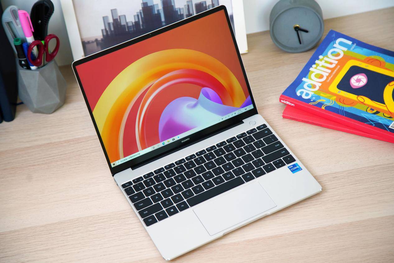 智慧化办公时代的全面屏性能轻薄本该是什么样子华为matebook132021款
