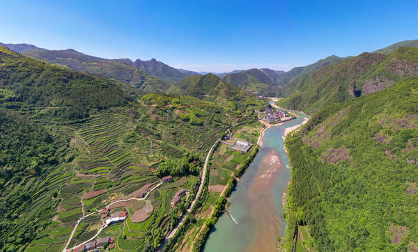 浙江这座古村落遍地古迹，有800多年历史，还不需要门票