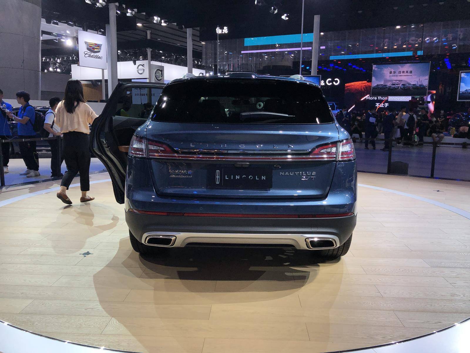 内饰更豪华/还有v6动力 国产林肯航海家预售价33.08万起