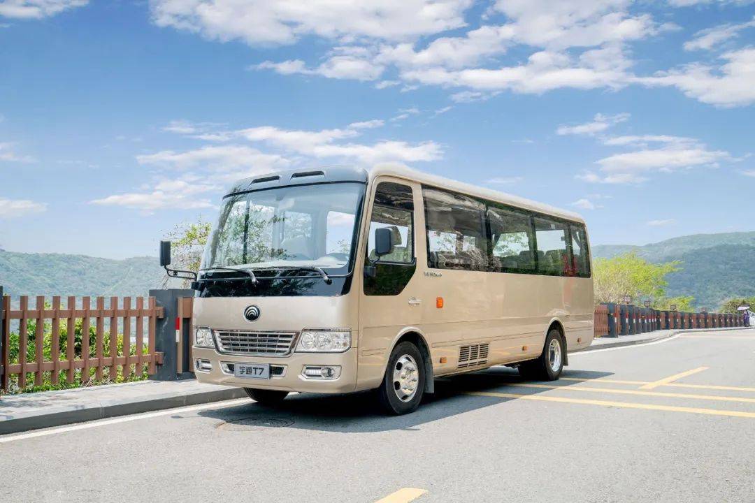 宇通t7商务车定义高端公商务出行旅途