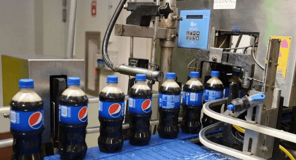 揭秘百事可乐工厂：像看了一场“机器人总动员”_生产