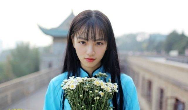 曾经很火的网红情侣 ce366336bb6b4d0f8d7baef1445690ff.jpeg