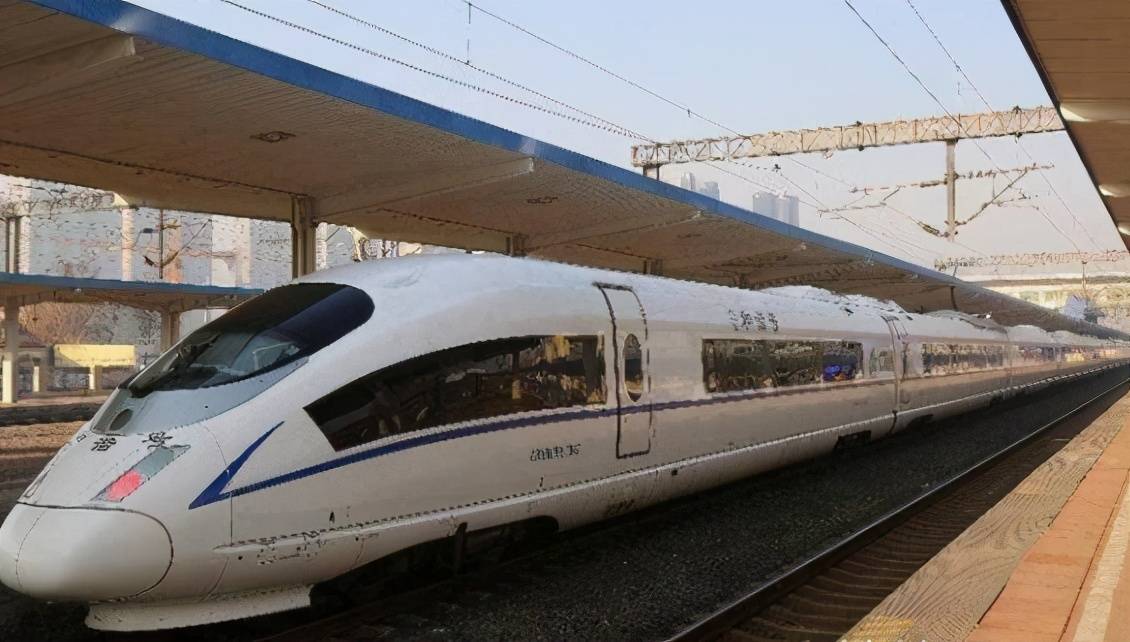 全国铁路新运行图今日启用 增开旅客列车325列