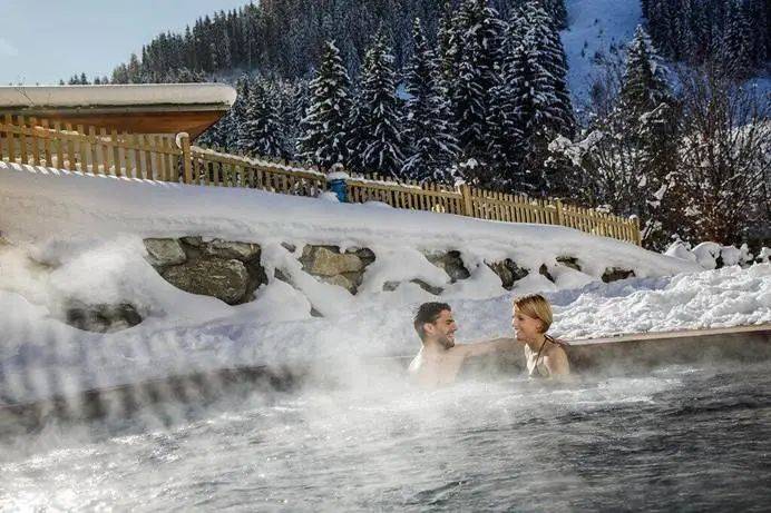 入住Sporthotel Wagrain运动酒店，在阿尔卑斯山展开群山冒险！