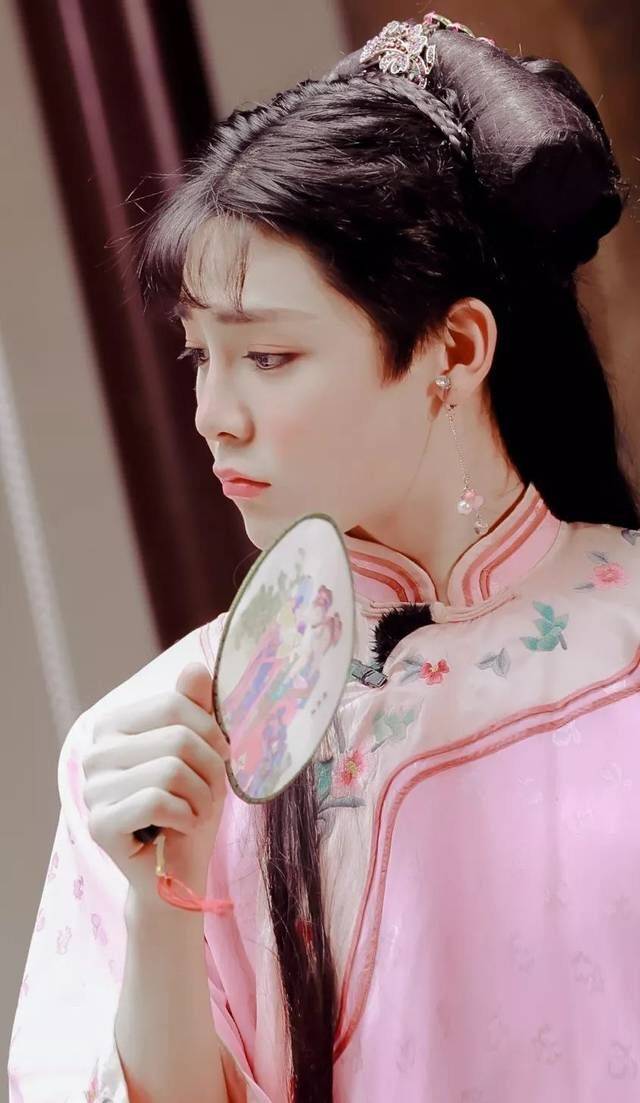我就是这般女子侯明昊继美艳女装后又出古装帅气造型