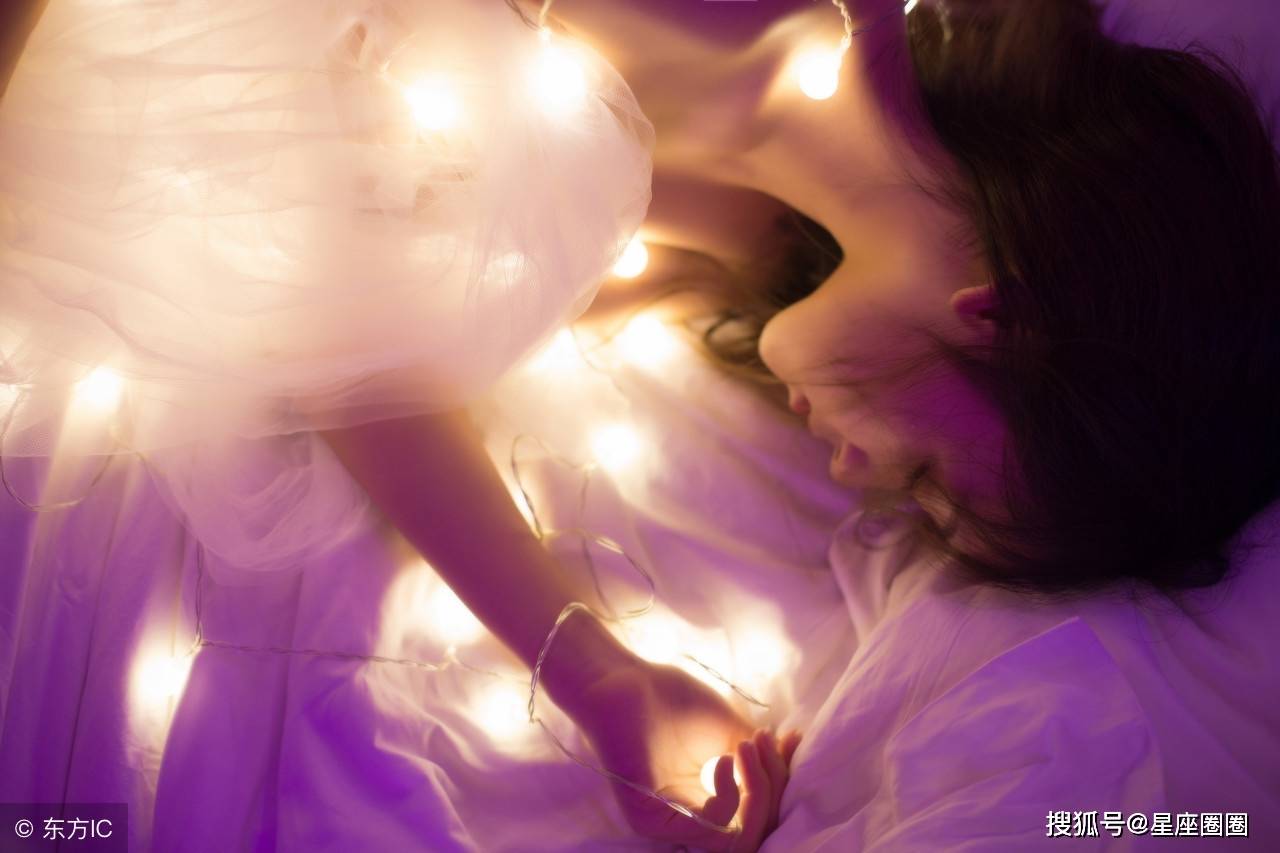 孕期心语，丈夫梦中的蛇，缠绕着爱的隐喻——解析怀孕了老公做梦梦到蛇的深层含义