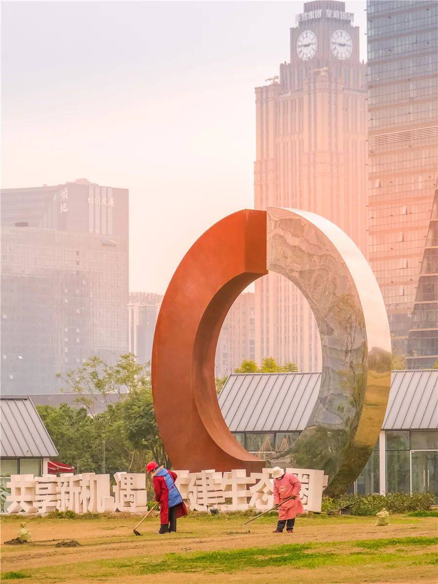 他们找到"藏"在成都的"国际友人"啦!_雕塑