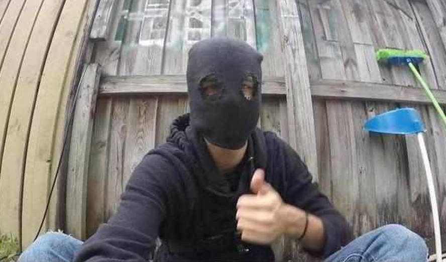 主人偽裝成小偷進屋行竊，哈士奇卻做出這反應，主人直呼一隻廢狗 萌趣萌寵 第2张
