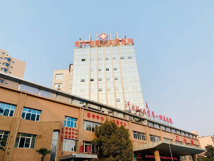 30多名退休老职工争当志愿者,为焦作二医院三甲复评,抗击疫情奉献力量