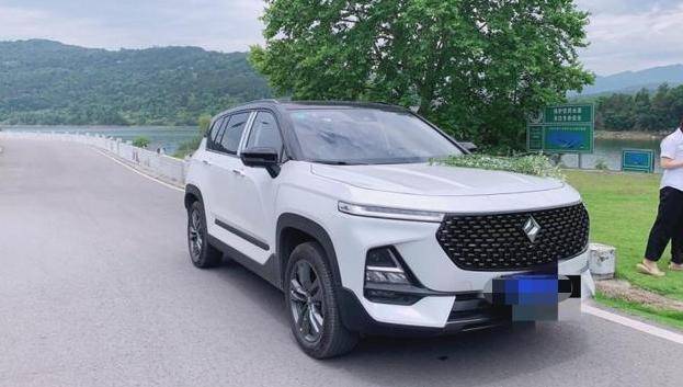 小伙花了12万购买新宝骏rs5一个月后表示出门腰都直了