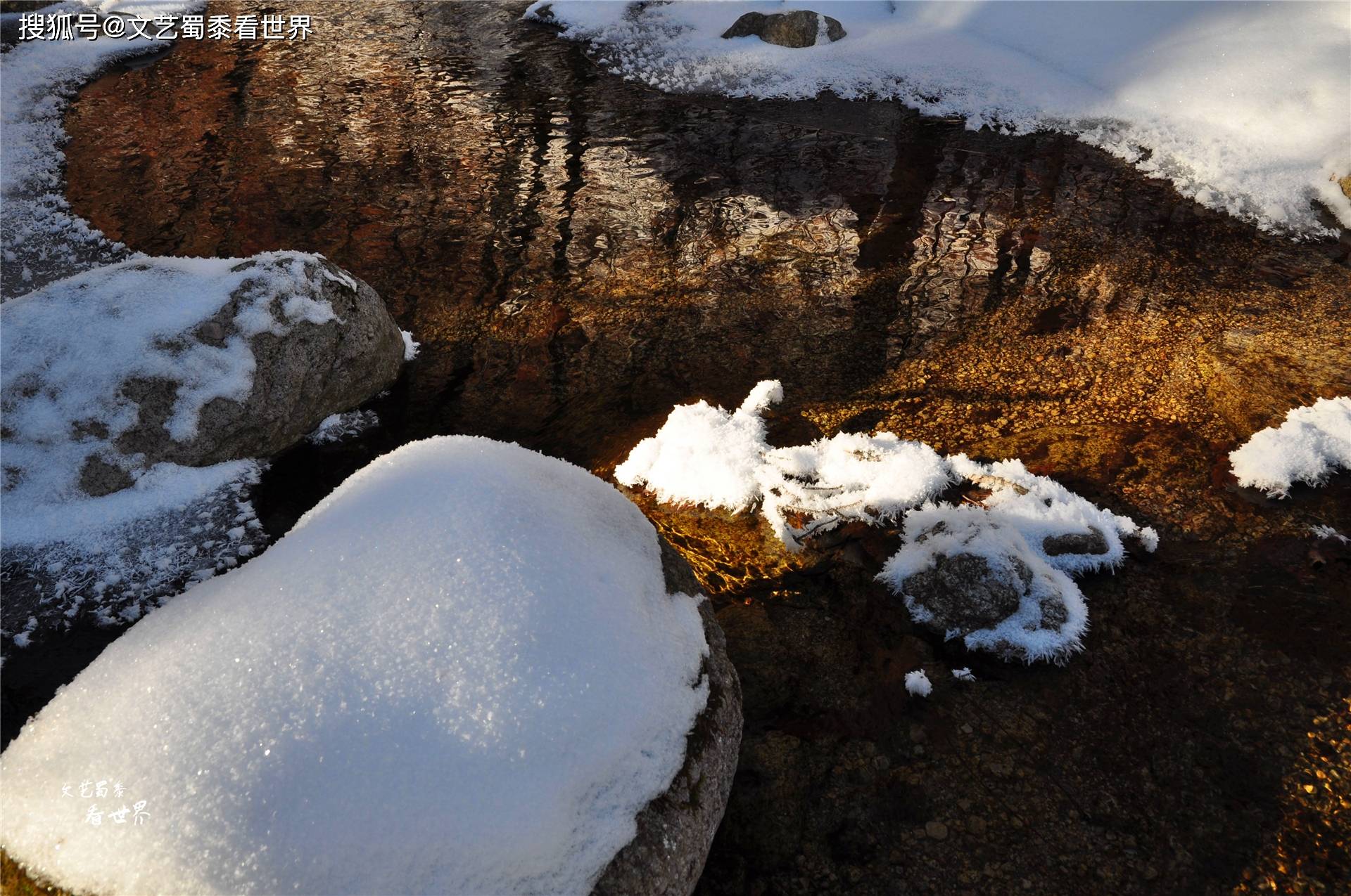 本溪大冰沟的大冰瀑，被南方朋友盯上了，大叔换上雪地胎带她们去