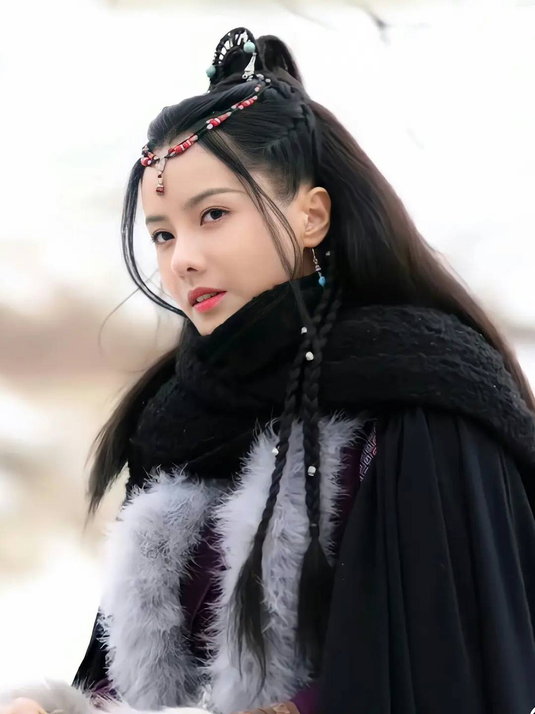 《诡婳狐》上映,张芷溪变身绝美狐妖,剧情bug太多_嫣然