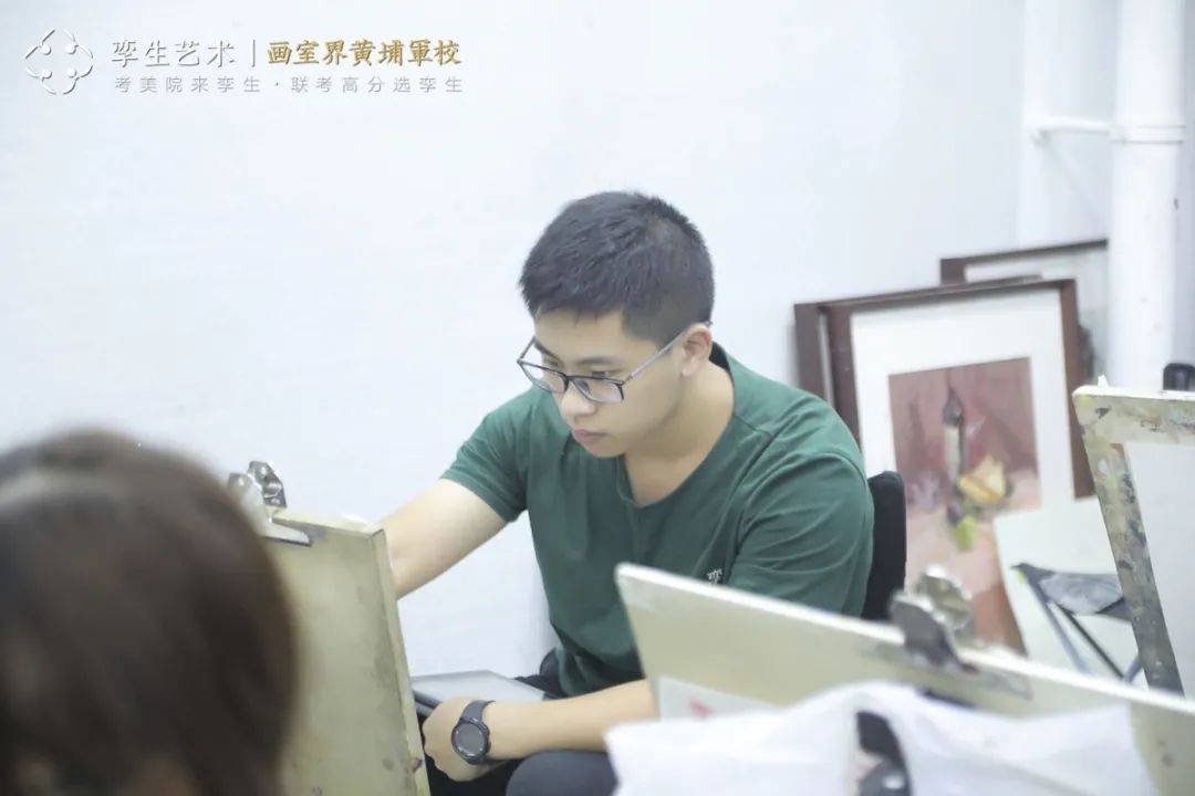 从在课本上涂鸦到中国美院状元这个男人用了500多天