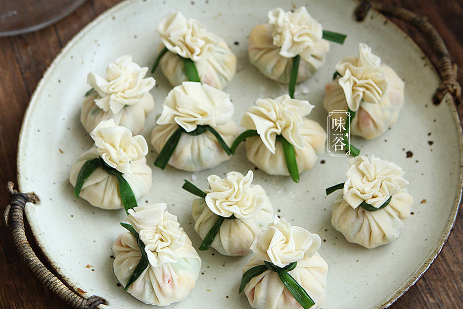 诱人的如意福袋就完成啦,一口一个吃出好彩头,祝大家吃了新年福袋