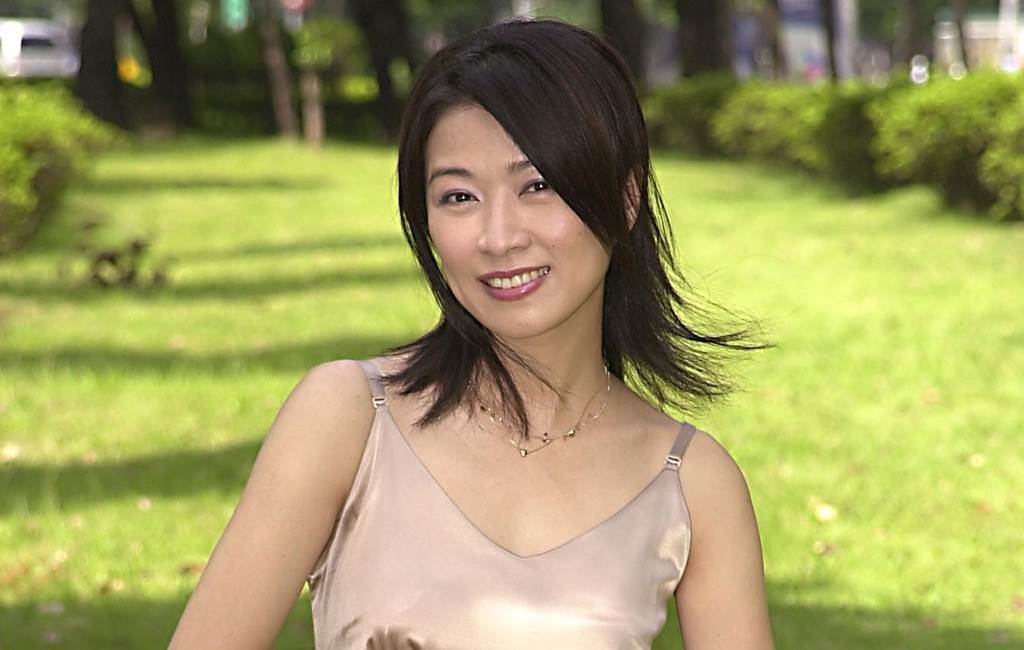 方文琳昔日为爱惹怒刘文正却遭腥夫背叛忍痛斩10年婚