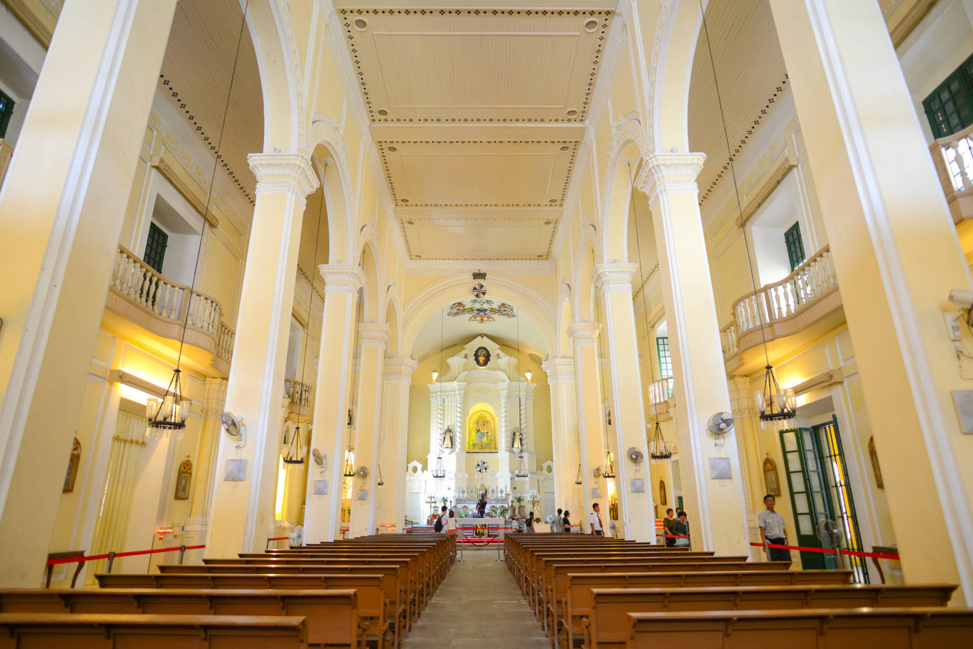 澳门最美教堂被焚毁后重建模仿大三巴风格