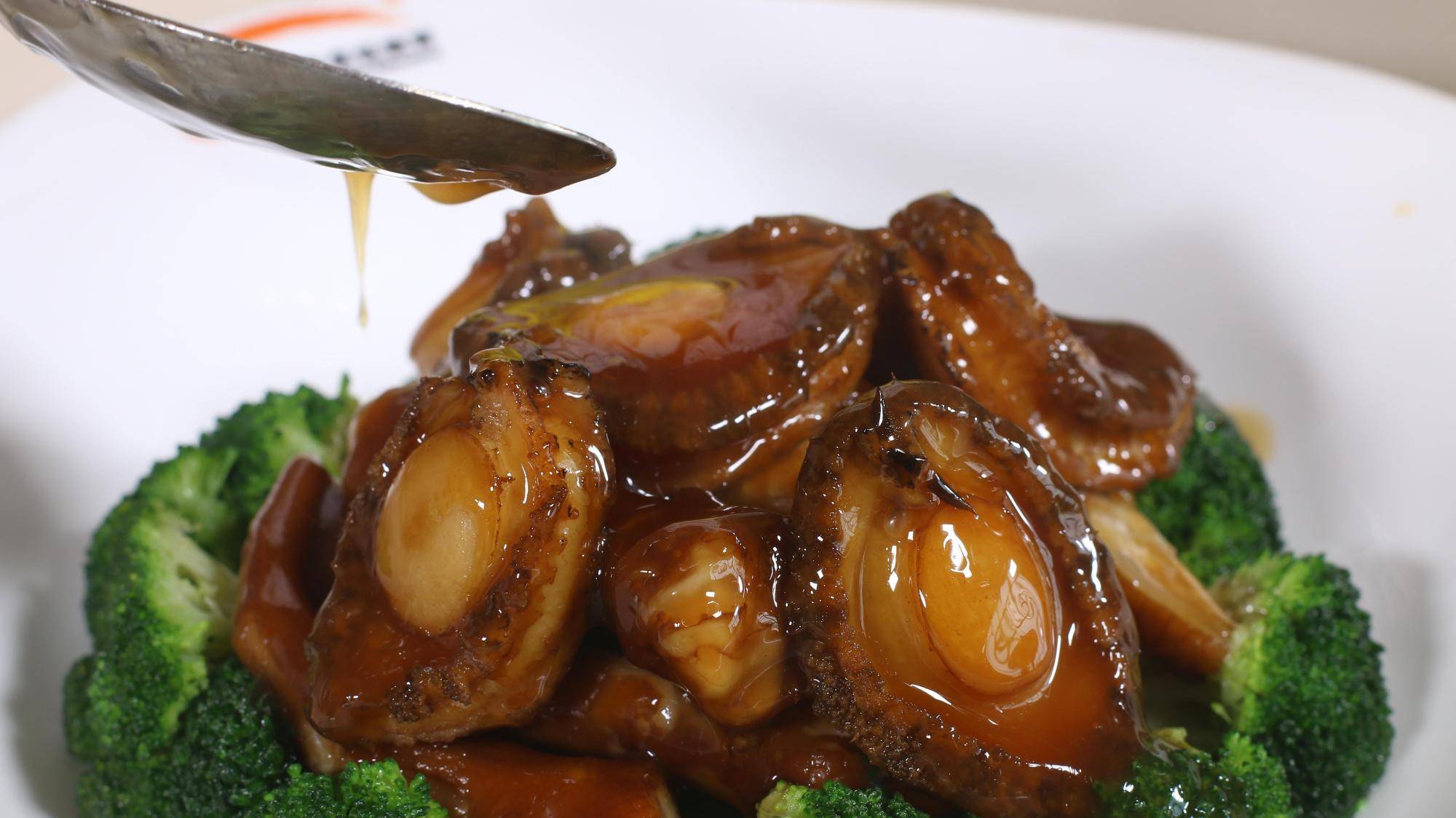 原创人生第一次吃鲍鱼可别没等吃就尴尬了就因服务员问的一句话