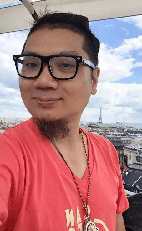 金扫帚奖创始人程青松宣布脱单,对方小他33岁,未满19岁男孩