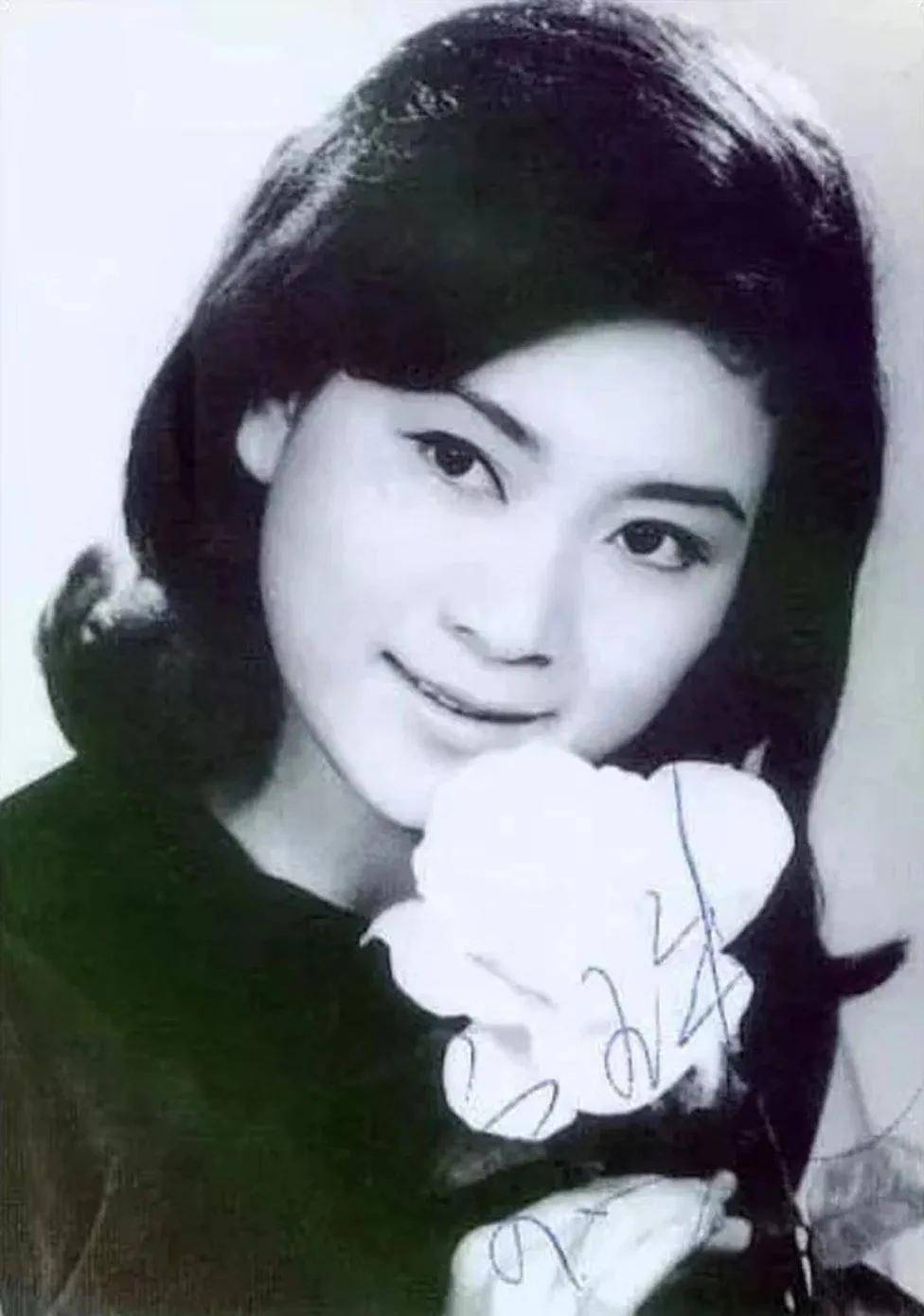 邵氏七公主珍贵照片收藏最小67岁最大75岁还有谁记得