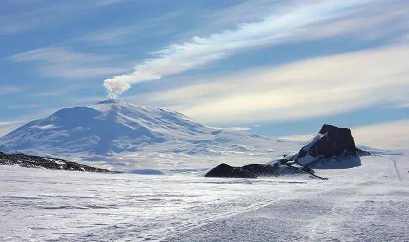 科学|南极冰原上出现锯齿状冰墙，长10公里，美科学频道透露了信息？