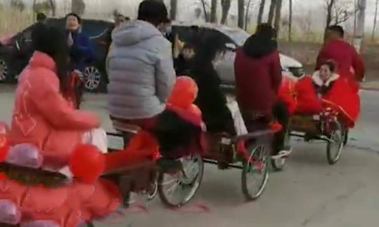 河南新郎租三轮车接亲（图）