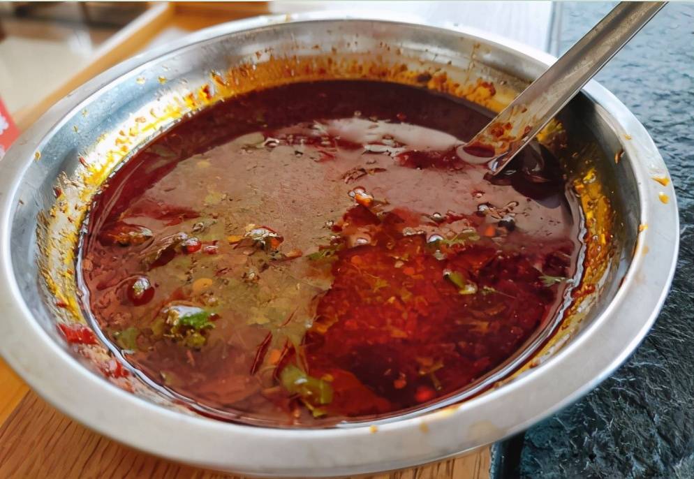 李时珍所著的《本草纲目》中就记载着:"羊食百草可疗百病,肉是十全大