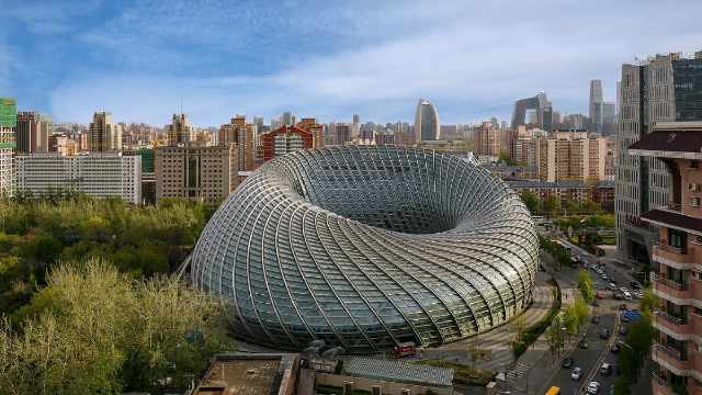 北京最丑的一个建筑，高55米，看上去像“窝”在一起，神似鸟巢