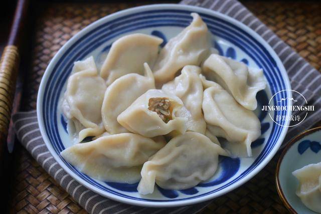 羊肉大葱饺子的正确做法，多加一步，馅儿不膻还倍儿香，个个爆汁