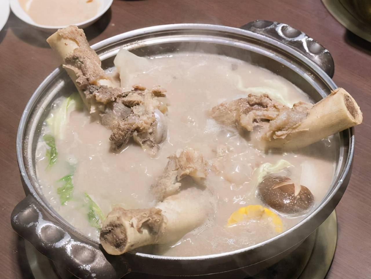 原创不论炖什么骨头汤都别一加水就炖多加1步汤汁浓白像牛奶